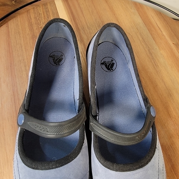 CROCS Mary Janes Blue Nubuck Leather Wrapped Shoes Flats Comfy Size 6 - Picture 14 of 17